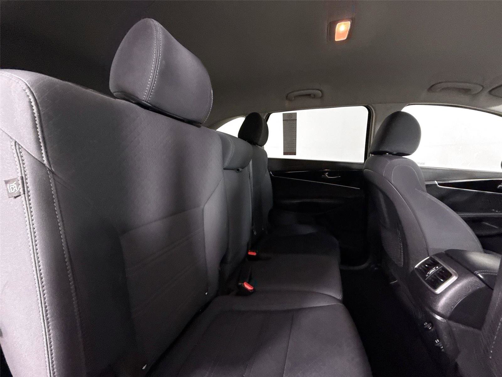 Used 2019 Kia Sorento LX image 35