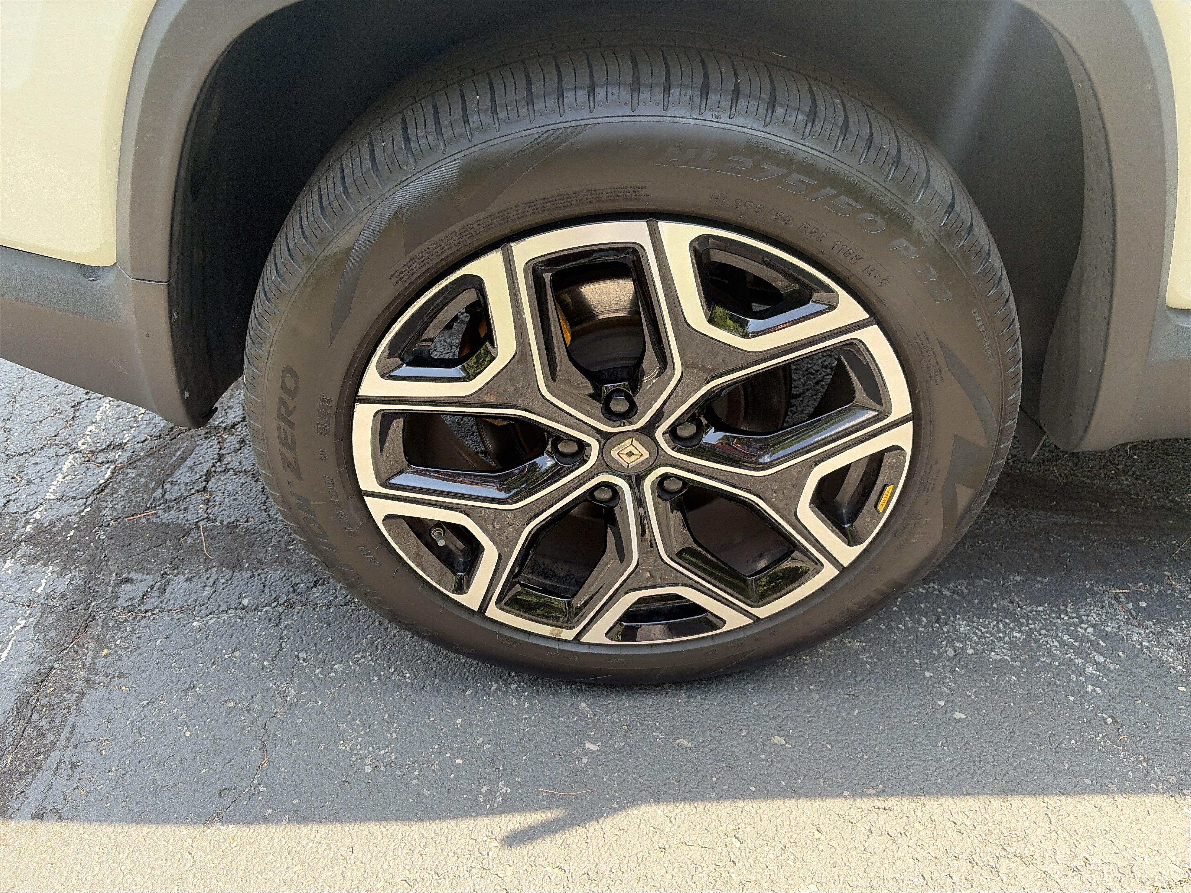 Used 2022 Rivian R1S Launch Edition AWD/4WD image 17