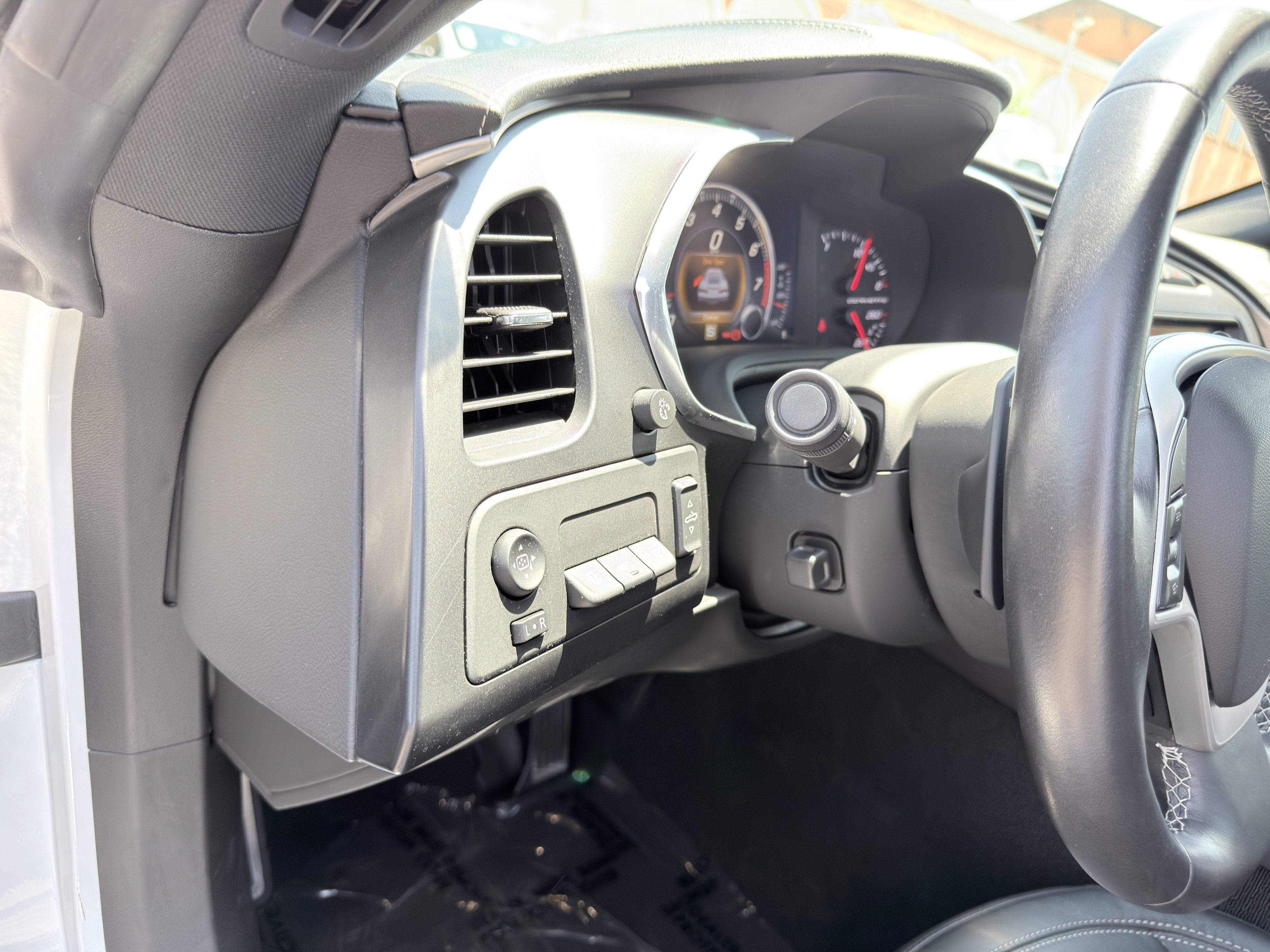 Used 2014 Chevrolet Corvette Stingray Convertible w/ 2LT Preferred Equipment Group RWD image 25