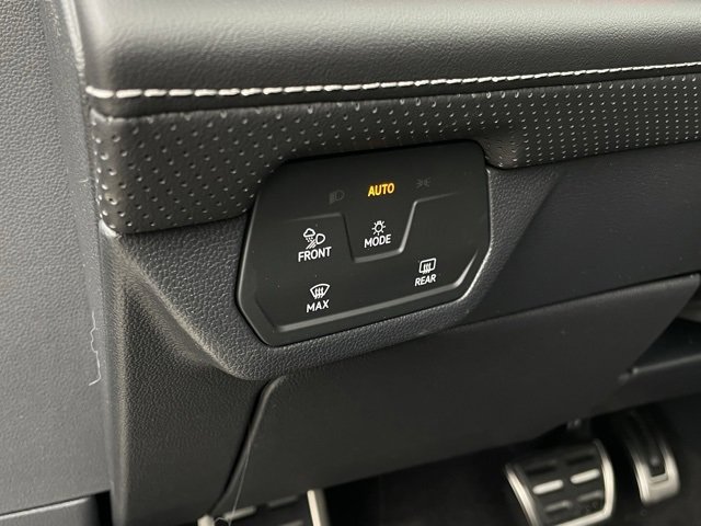 New 2025 Volkswagen Atlas Cross Sport SEL Premium R-Line image 10
