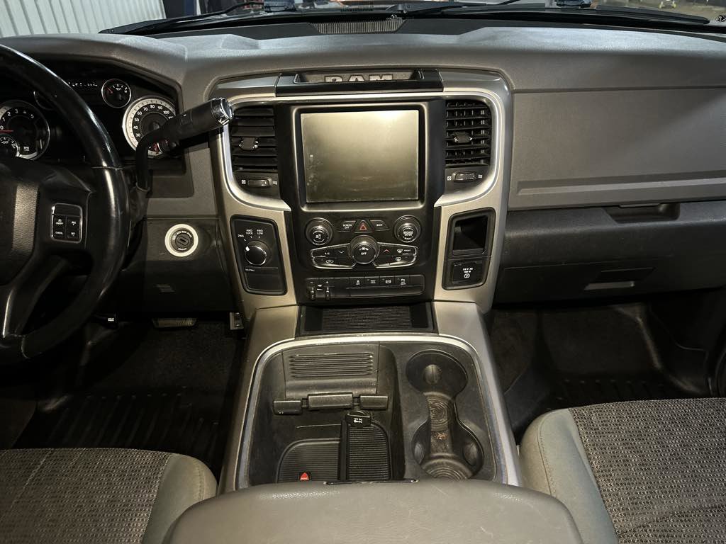 Used 2016 RAM 2500 SLT w/ Luxury Group AWD/4WD image 7