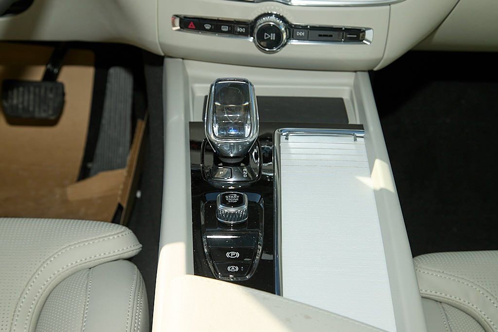 New 2026 Volvo XC60 B5 Ultra w/ Protection Package Premier image 29