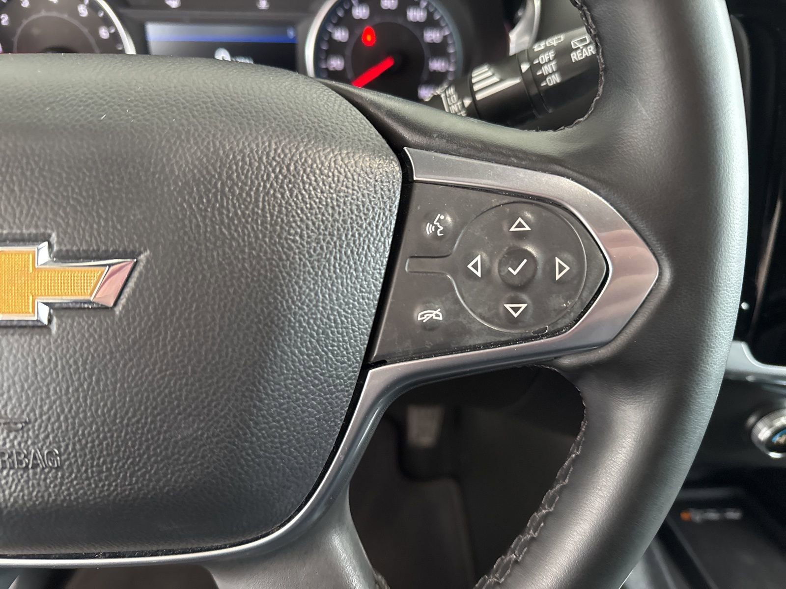 Used 2023 Chevrolet Traverse LT image 27