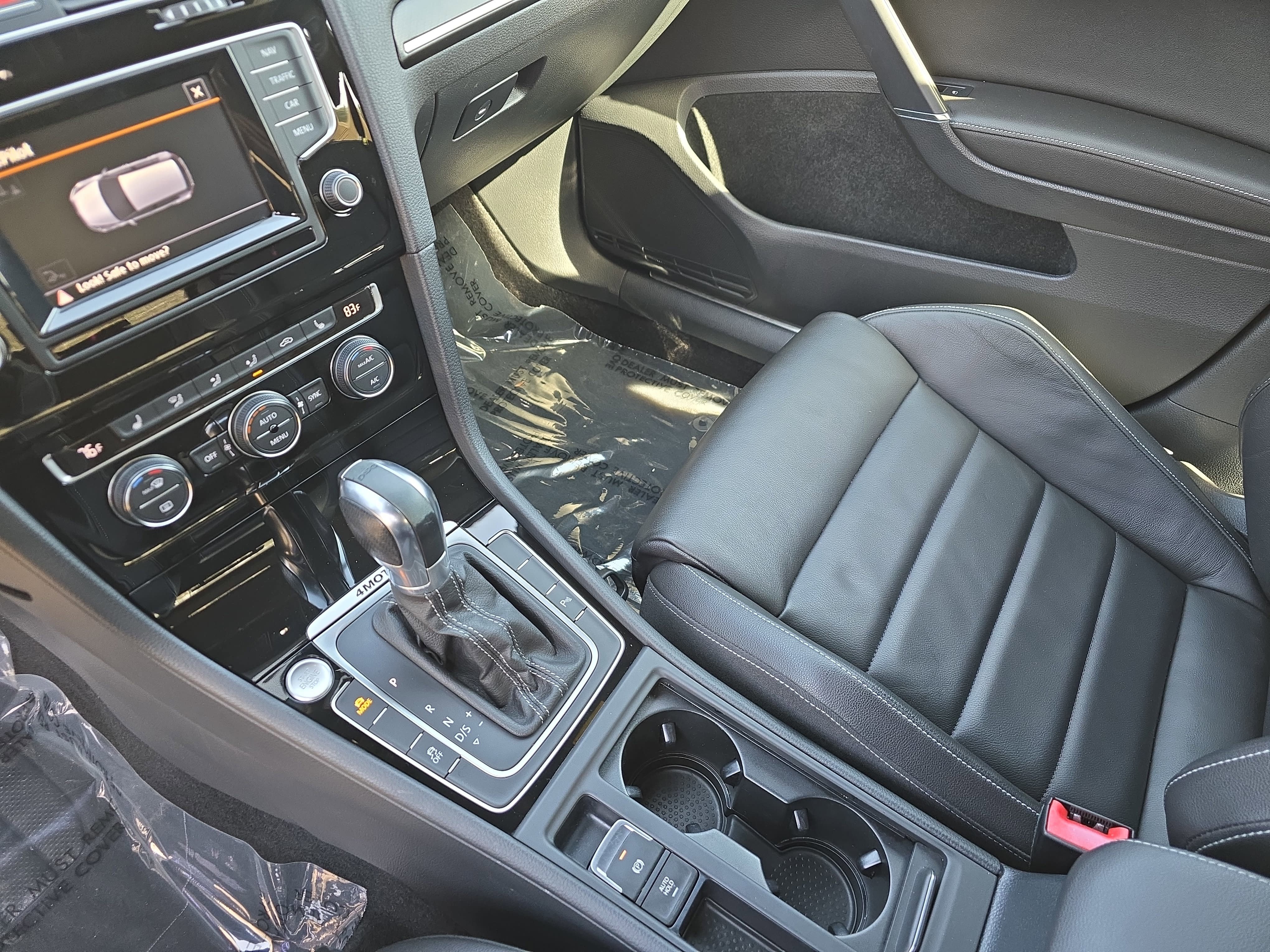 Used 2015 Volkswagen Golf R 4-Door image 26