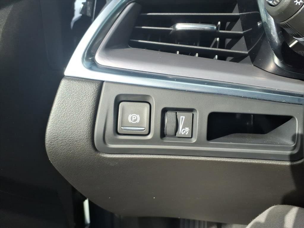 Used 2025 Cadillac XT5 Luxury image 10