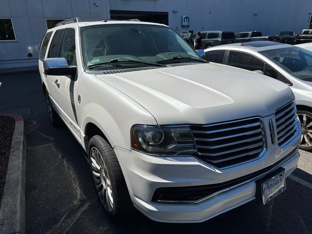 Used 2015 Lincoln Navigator 4WD w/ Equipment Group 101A Reserve
