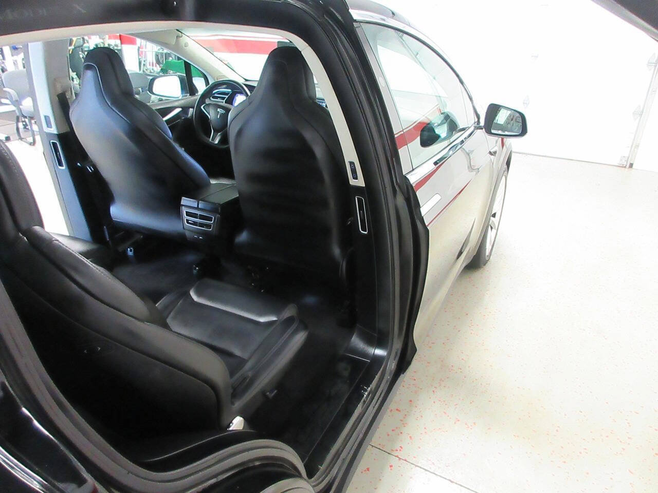 Used 2017 Tesla Model X 75D AWD/4WD image 19