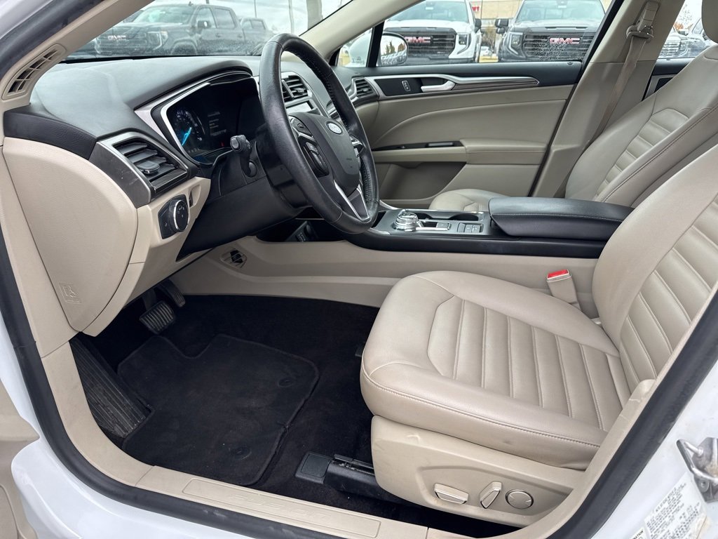 Used 2019 Ford Fusion SEL image 9