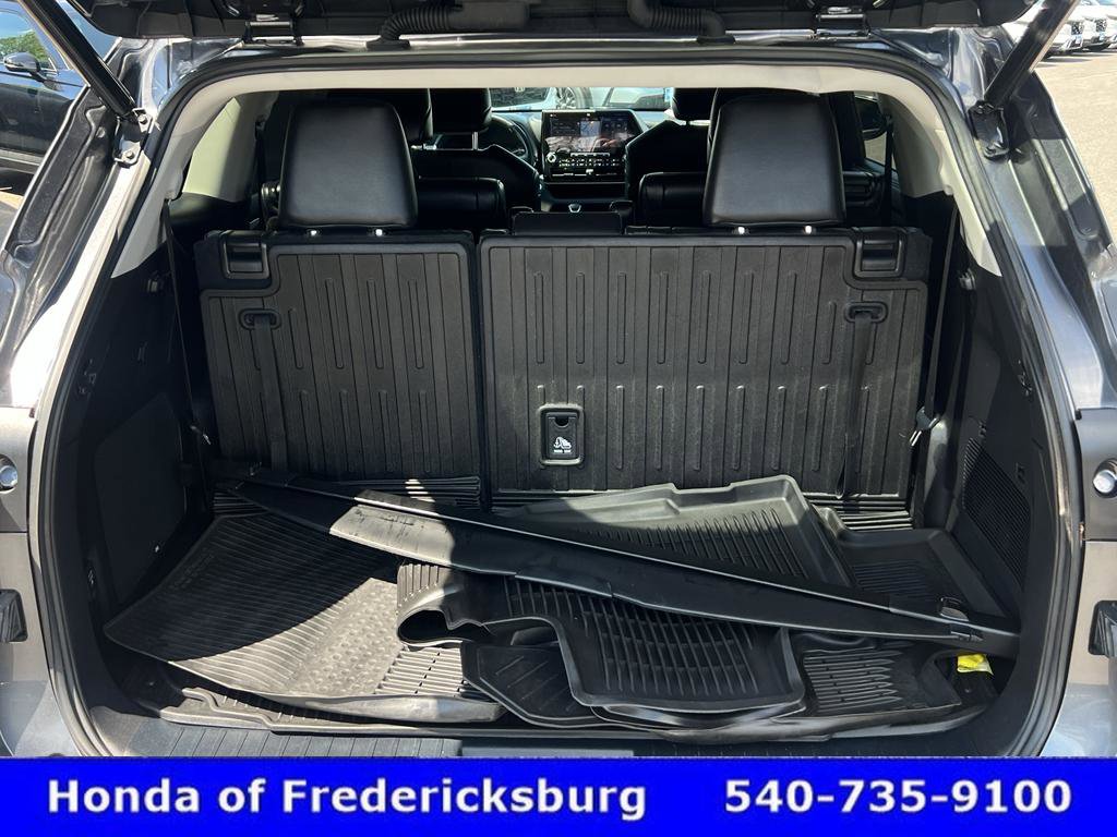 Used 2022 Toyota Highlander Platinum AWD/4WD image 34