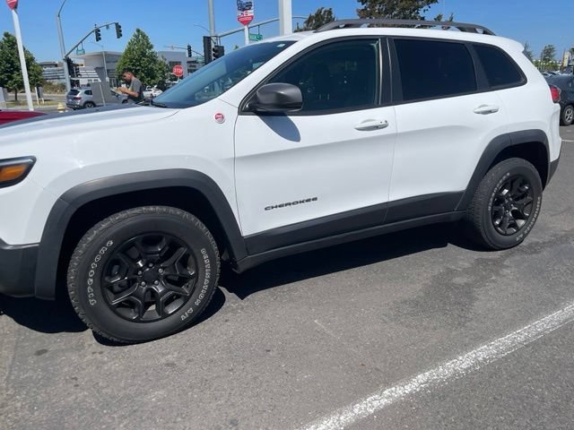 Used 2019 Jeep Cherokee Trailhawk w/ Comfort/Convenience Group AWD/4WD image 10
