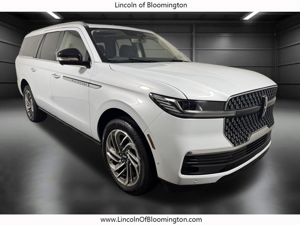 Certified 2025 Lincoln Navigator L Reserve AWD/4WD image 10