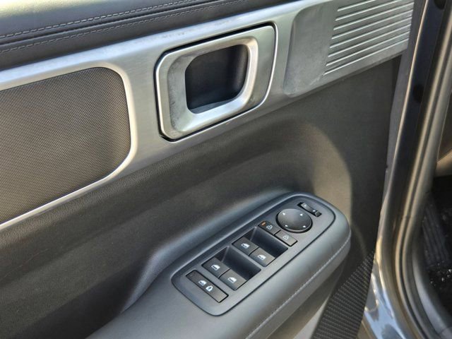 Used 2025 Hyundai Santa Fe SEL image 14