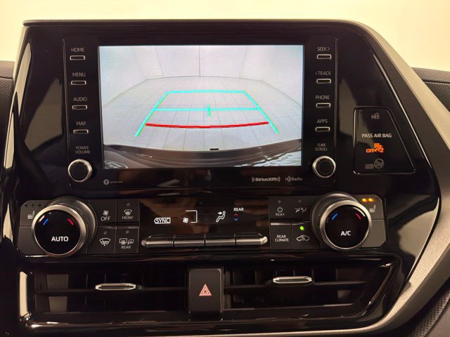 Used 2021 Toyota Highlander XLE AWD/4WD image 38