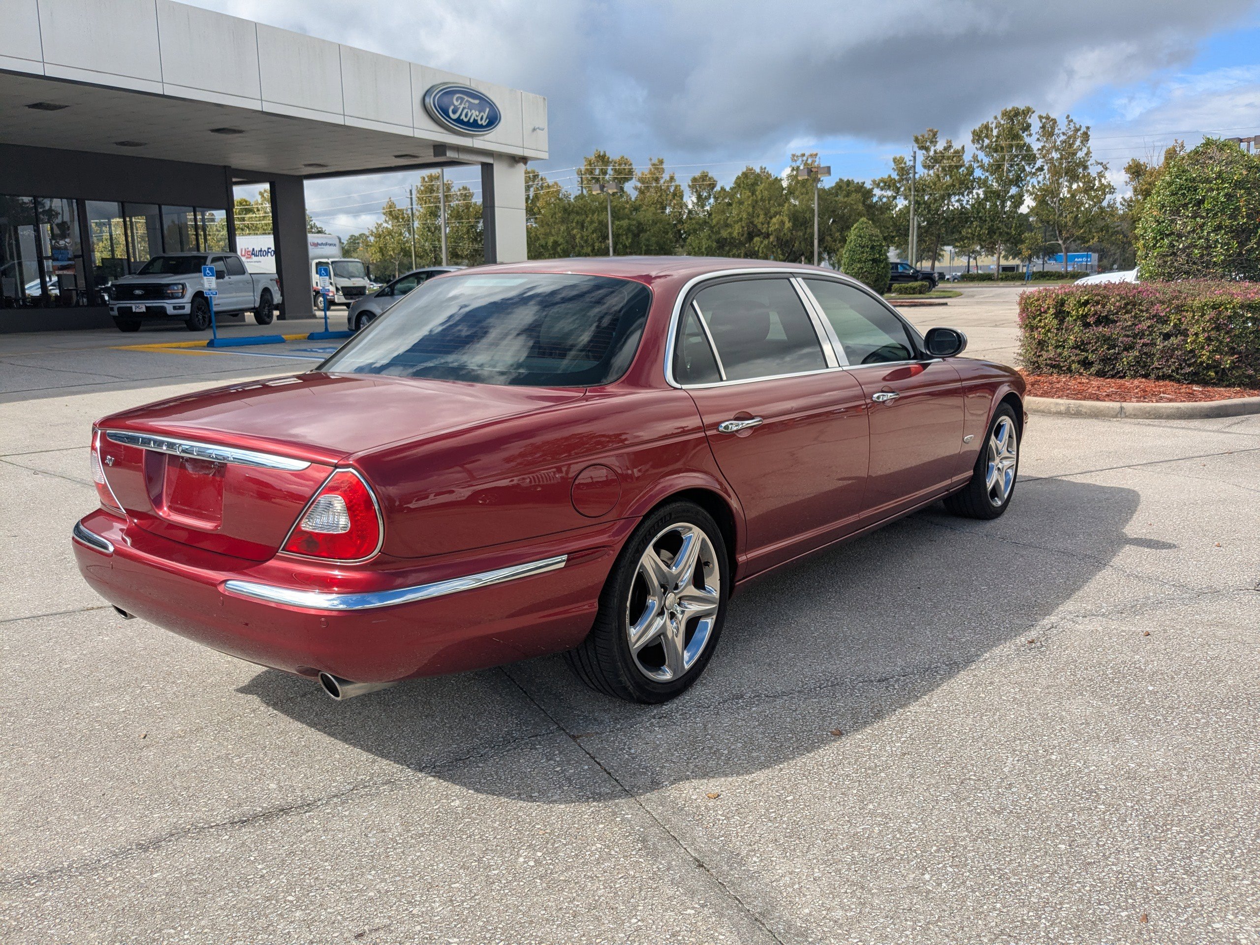 Used 2006 Jaguar XJ8 image 4