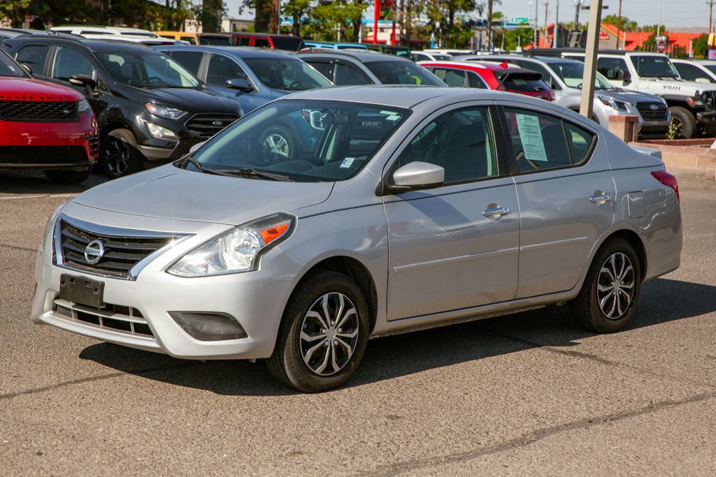 Used 2017 Nissan Versa SV FWD image 9