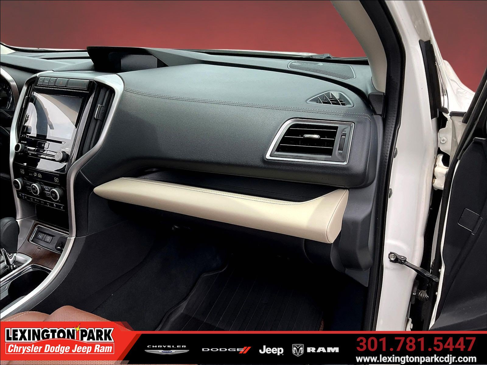 Used 2019 Subaru Ascent Touring AWD/4WD image 26