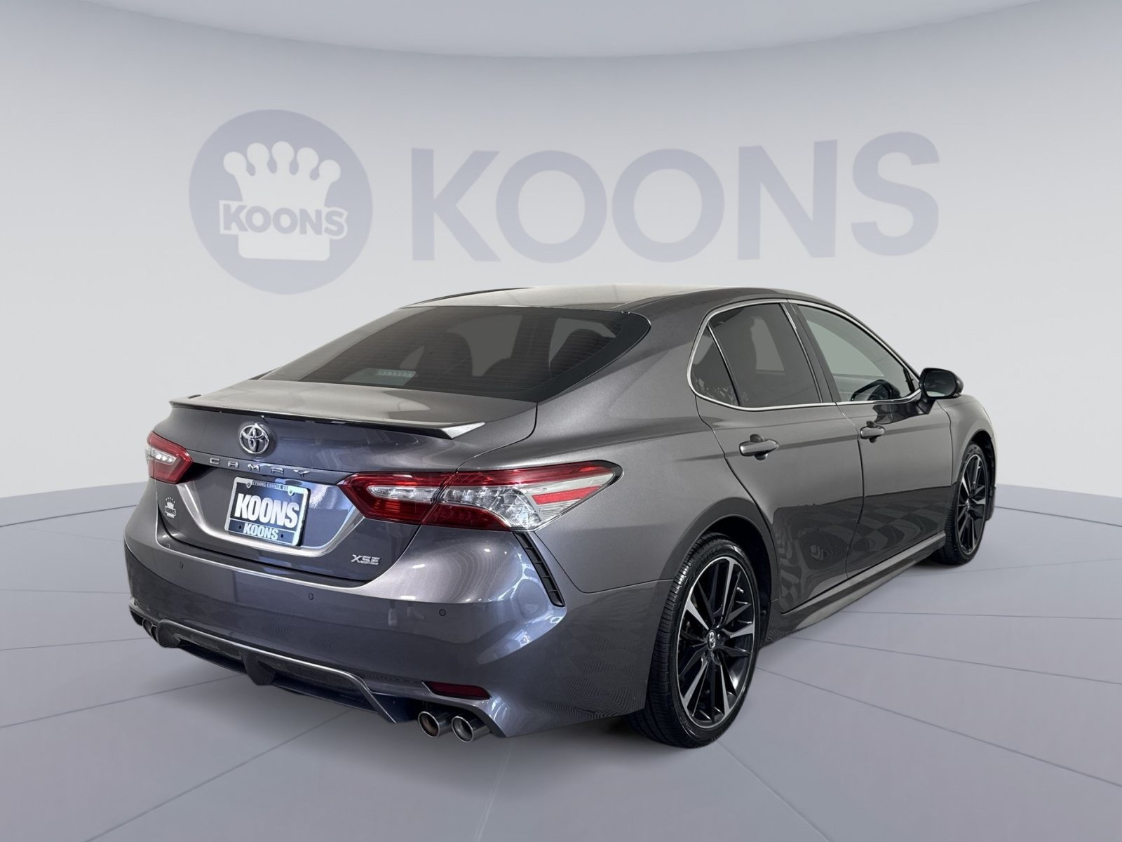 Used 2018 Toyota Camry XSE FWD image 7