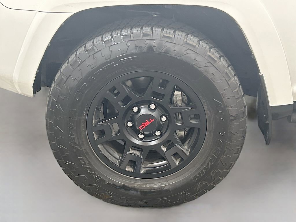 Used 2024 Toyota 4Runner TRD Off-Road Premium AWD/4WD image 29