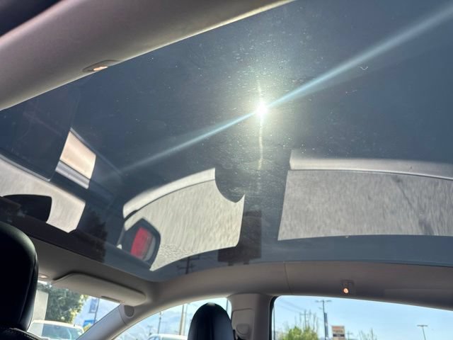 Used 2021 Tesla Model Y Long Range AWD/4WD image 15