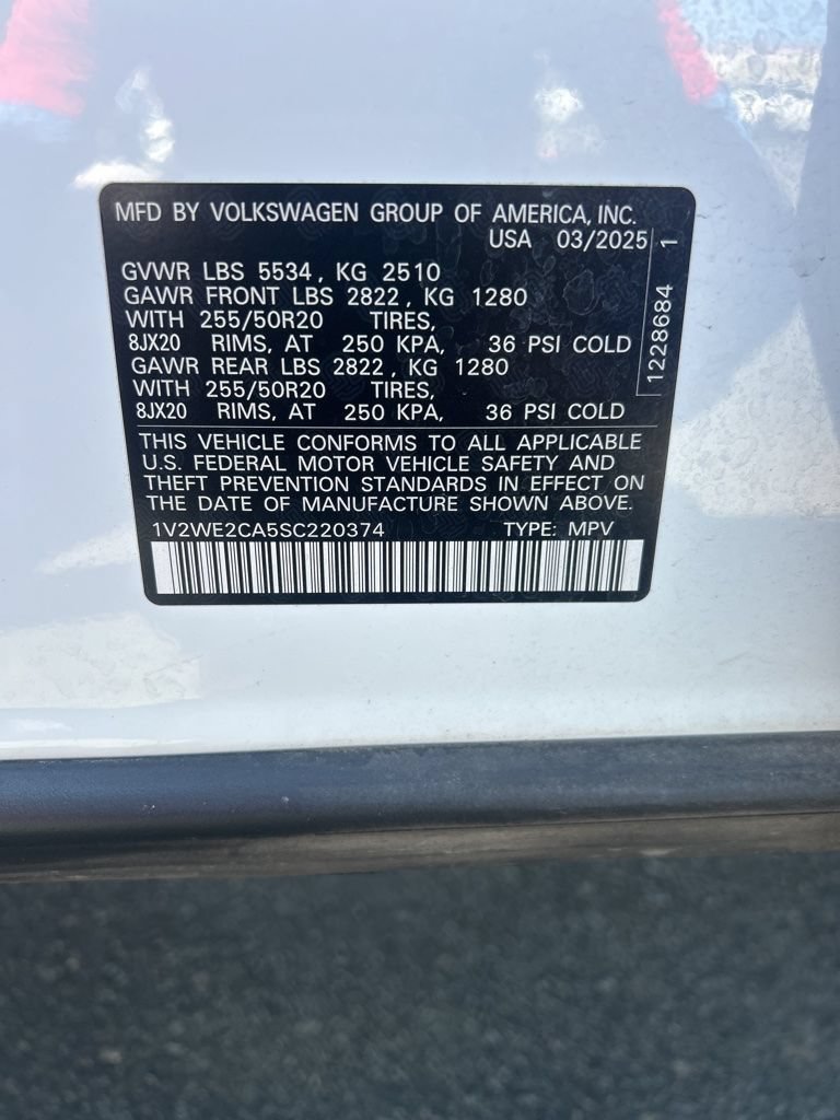 Used 2025 Volkswagen Atlas Cross Sport SE FWD image 3