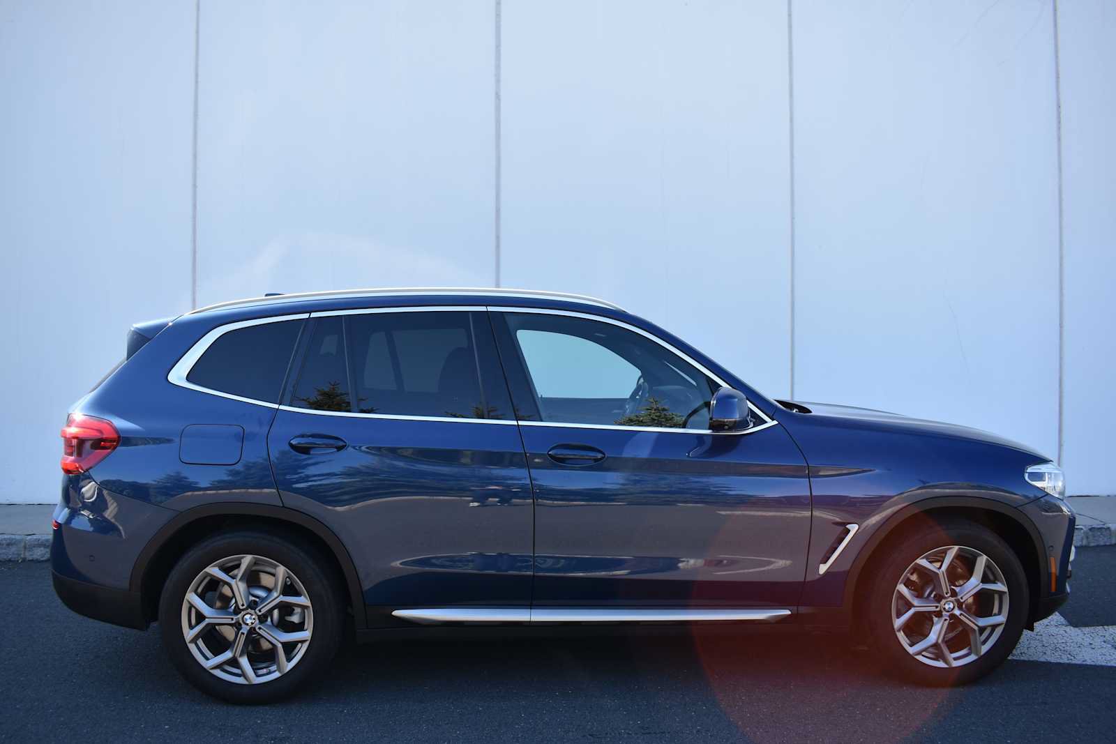 Used 2021 BMW X3 xDrive30i w/ Executive Package AWD/4WD image 4