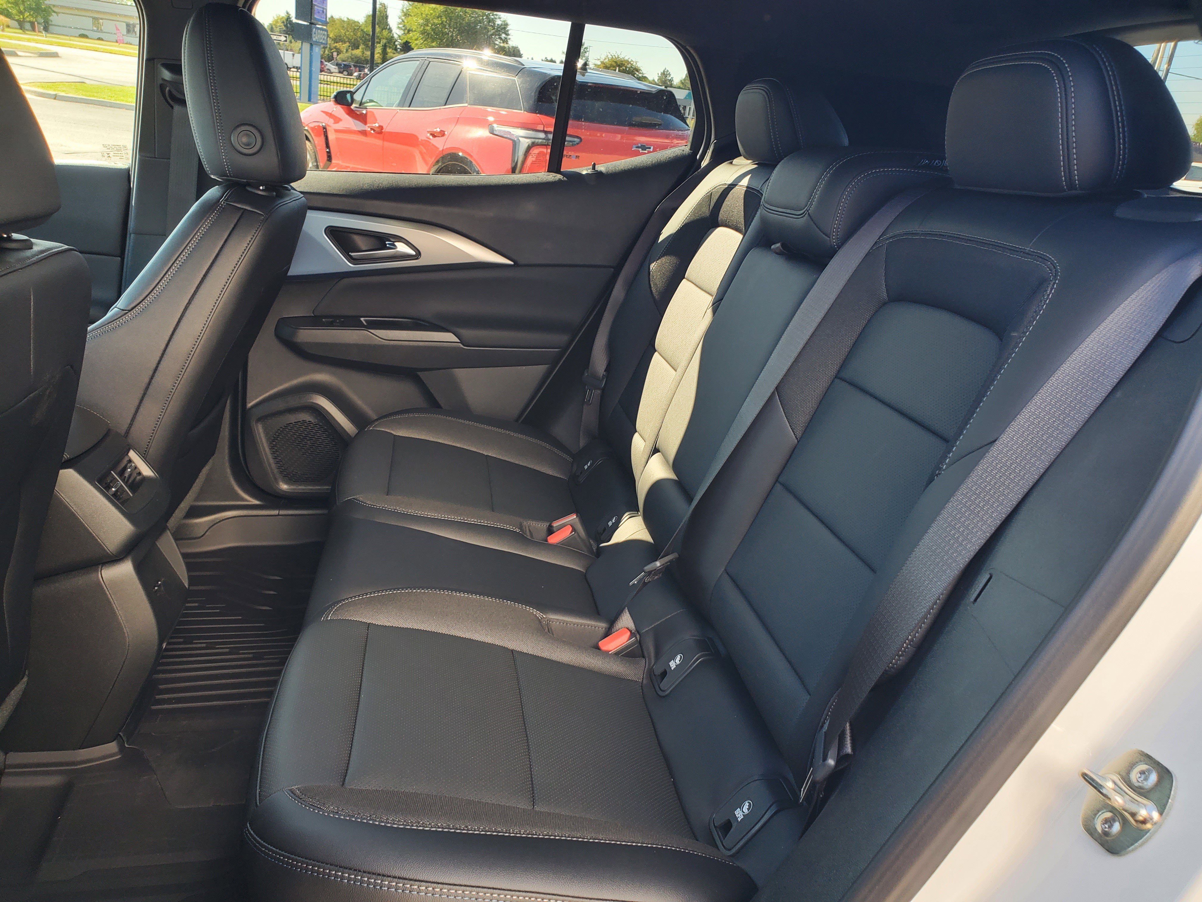 New 2026 Chevrolet Equinox EV LT image 23