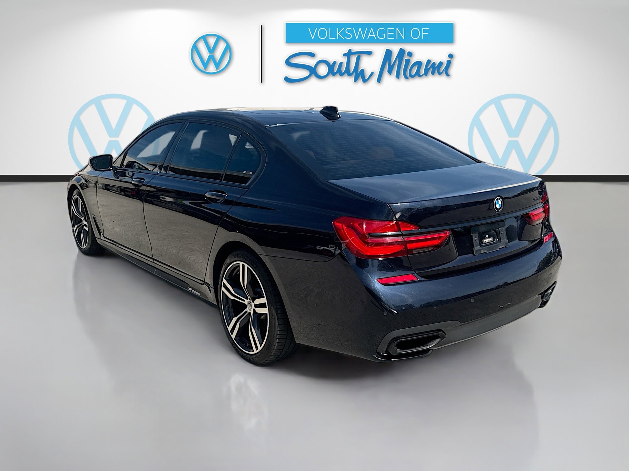Used 2018 BMW 750i RWD image 5