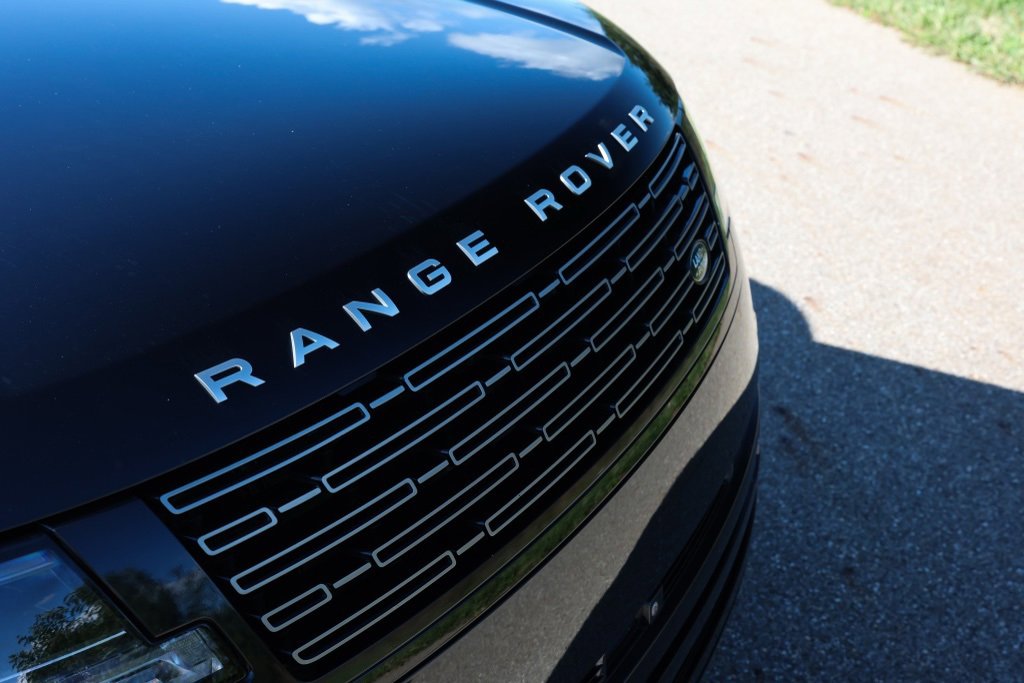Used 2023 Land Rover Range Rover SE image 12