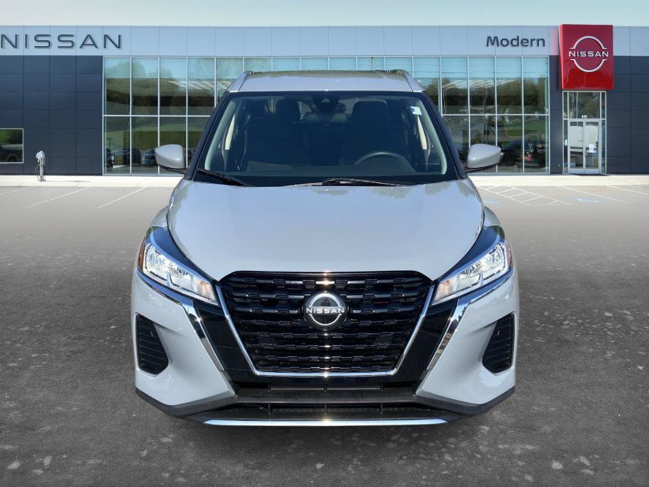 Certified 2022 Nissan Kicks SV FWD image 2