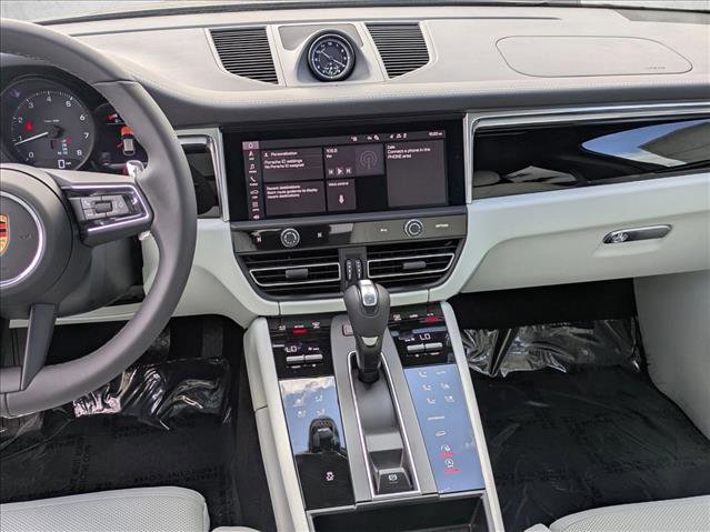 Used 2025 Porsche Macan image 20