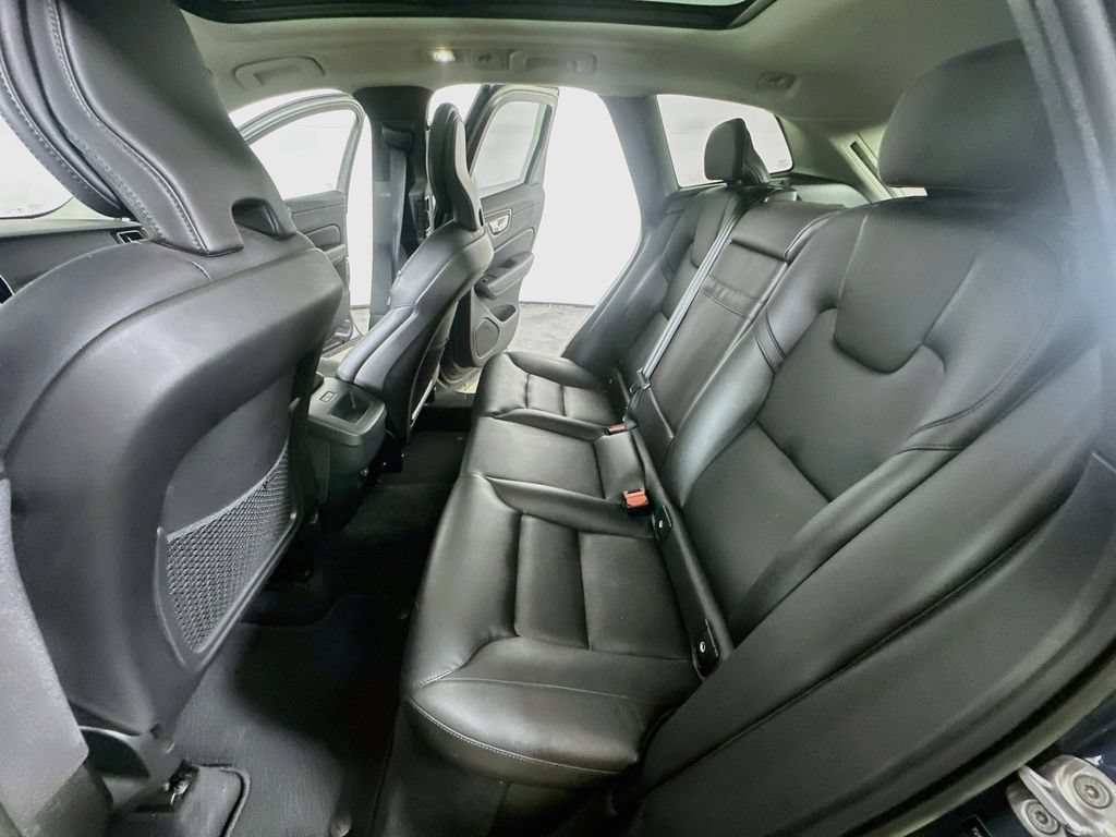 Used 2023 Volvo XC60 B5 Core AWD/4WD image 14