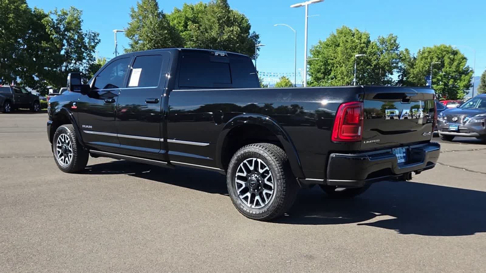 Used 2025 RAM 2500 Limited AWD/4WD image 6