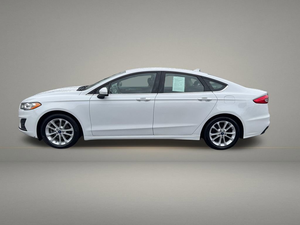 Used 2020 Ford Fusion SE image 2