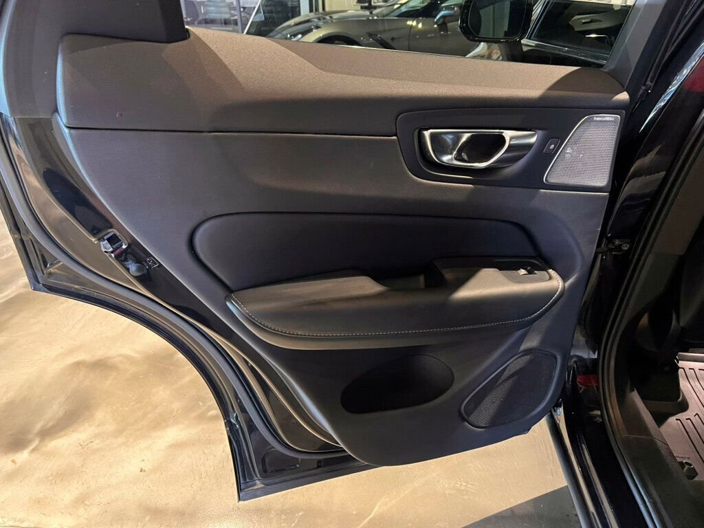 Used 2022 Volvo XC60 T8 Inscription w/ Advanced Package image 25