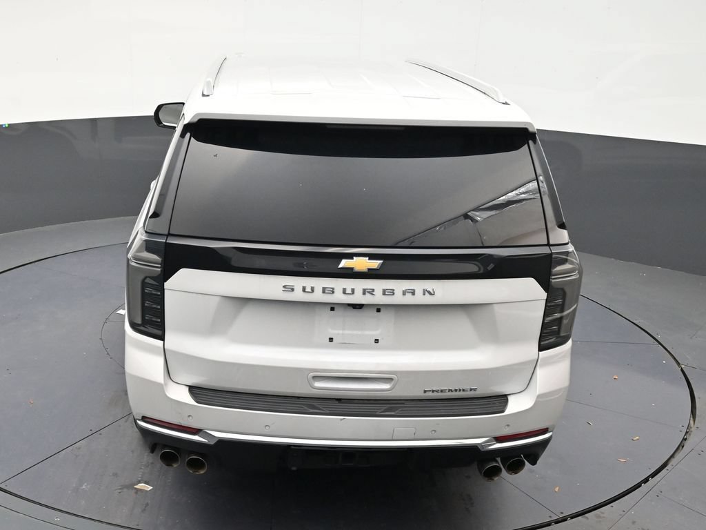 Used 2025 Chevrolet Suburban Premier RWD image 14