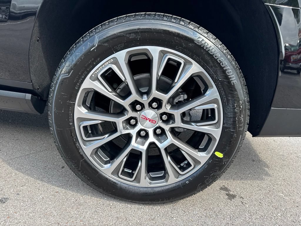 New 2026 GMC Yukon XL Denali w/ Denali Reserve Package AWD/4WD image 36