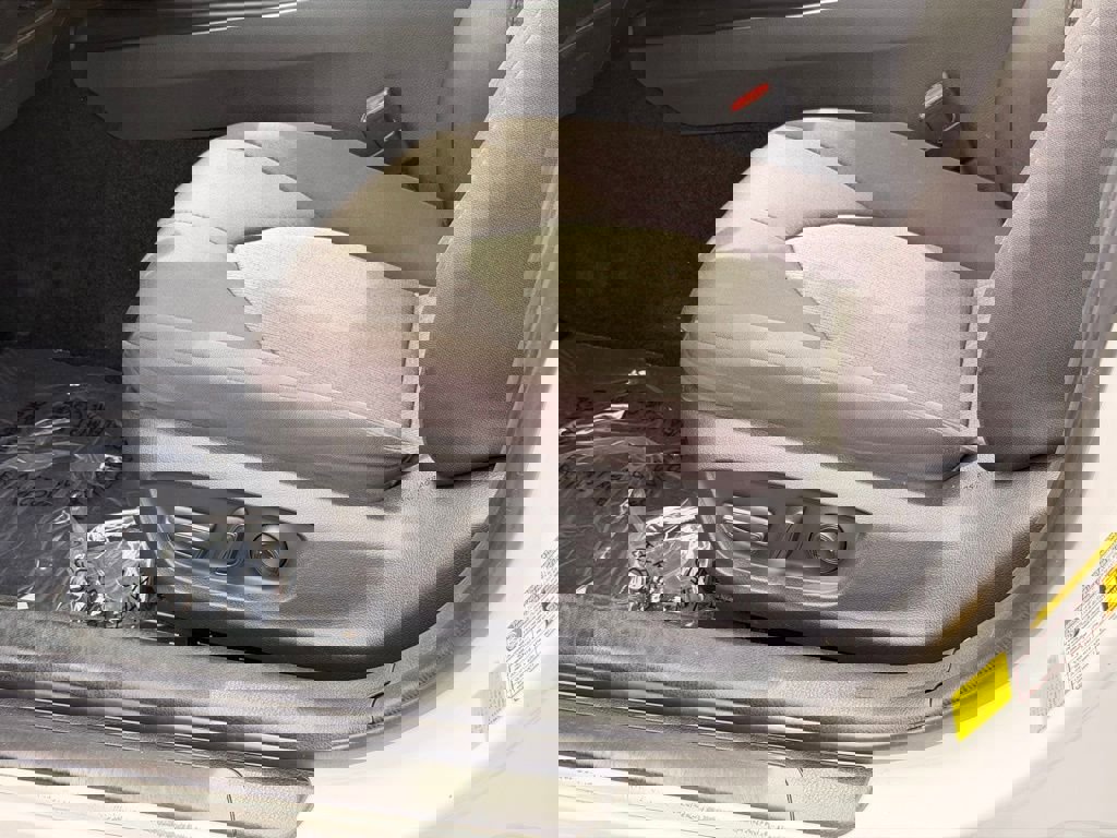 Used 2020 Toyota Camry LE FWD image 23