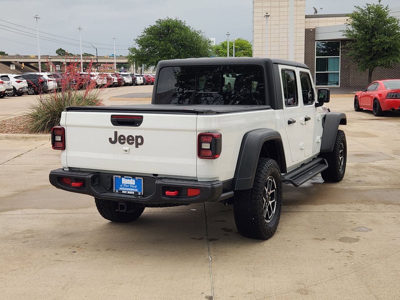Used 2024 Jeep Gladiator Rubicon AWD/4WD image 5