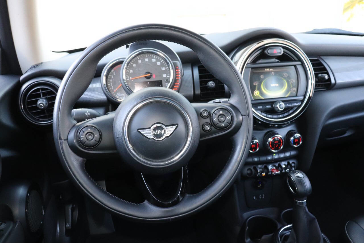 Used 2016 MINI Cooper 2-Door Hardtop image 28