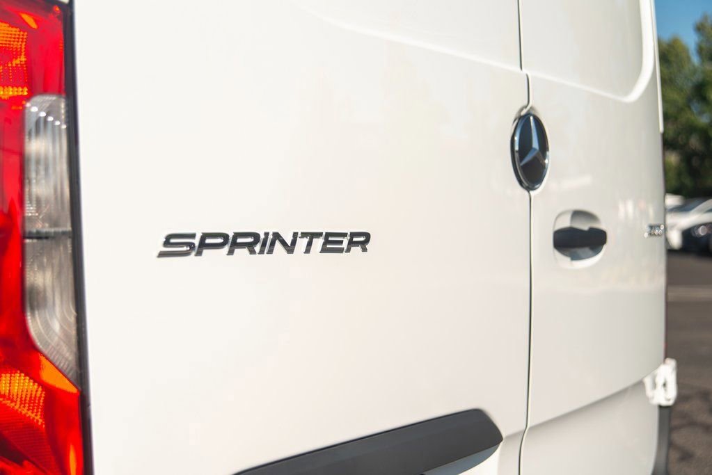 Used 2024 Mercedes-Benz Sprinter 2500 image 17
