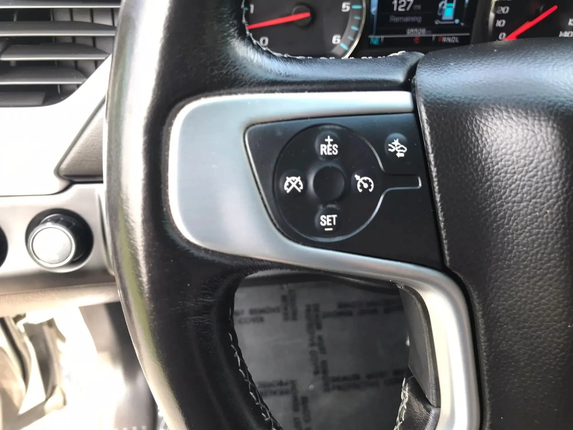Used 2019 GMC Yukon XL SLE w/ SLE Value Package AWD/4WD image 19