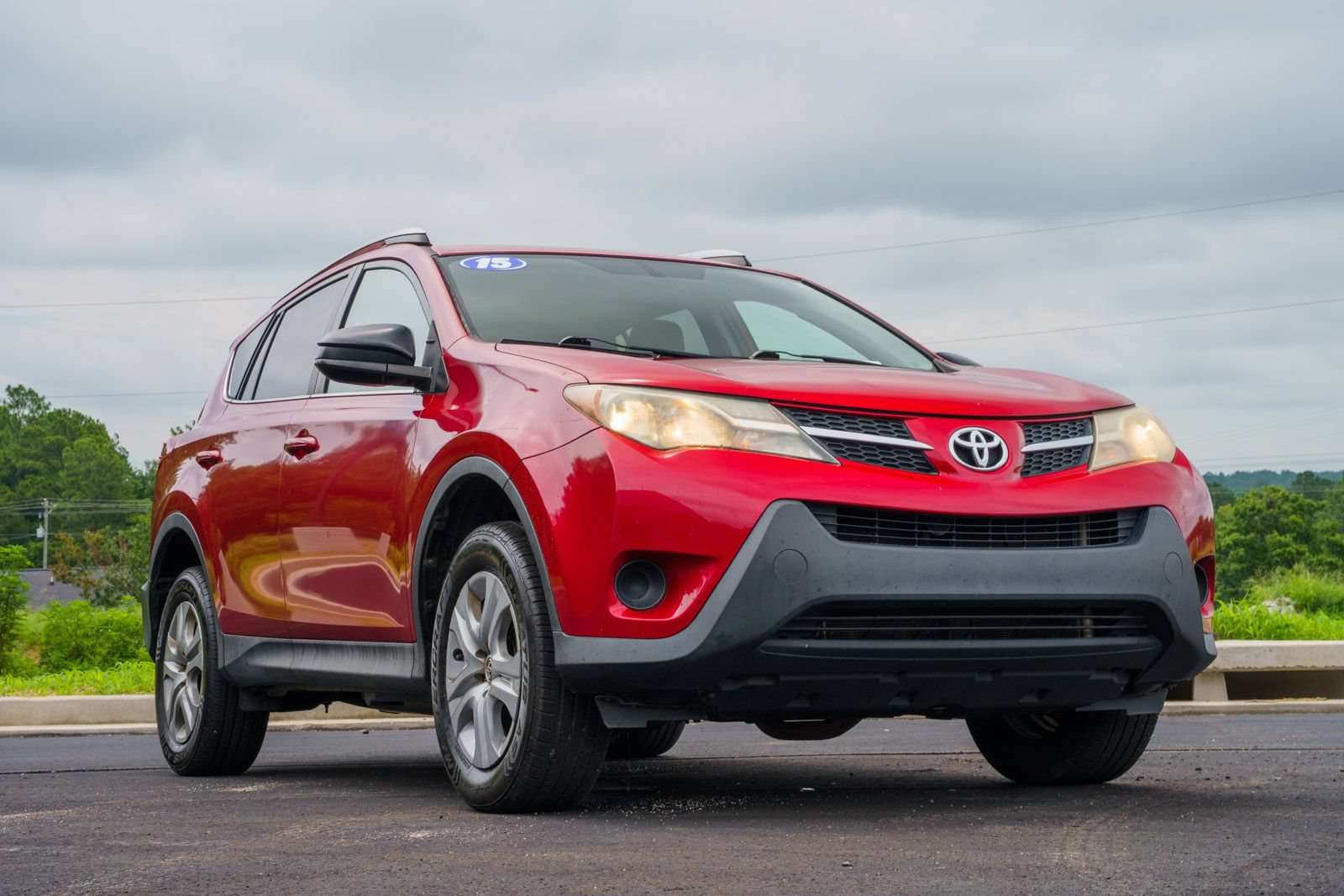 Used 2015 Toyota RAV4 LE FWD image 1