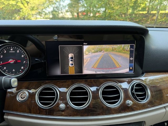 Used 2018 Mercedes-Benz E 300 4MATIC image 23