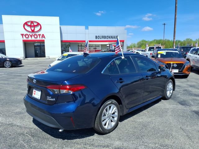 Used 2024 Toyota Corolla XLE image 3