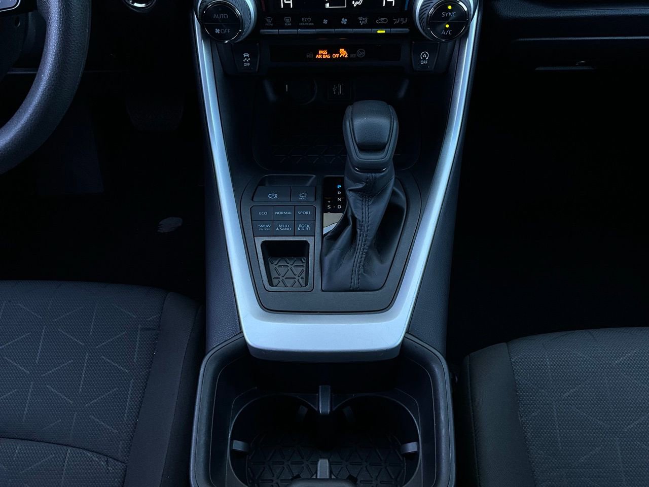 Used 2025 Toyota RAV4 XLE image 15