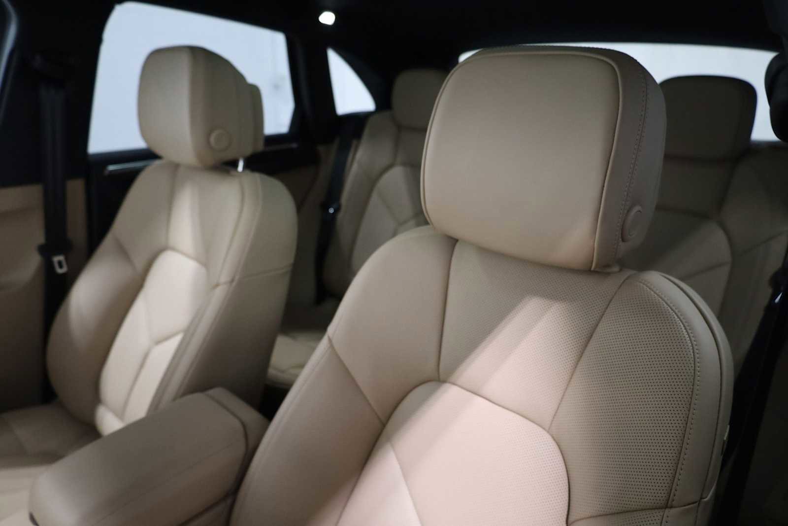 Certified 2026 Porsche Macan AWD/4WD image 19