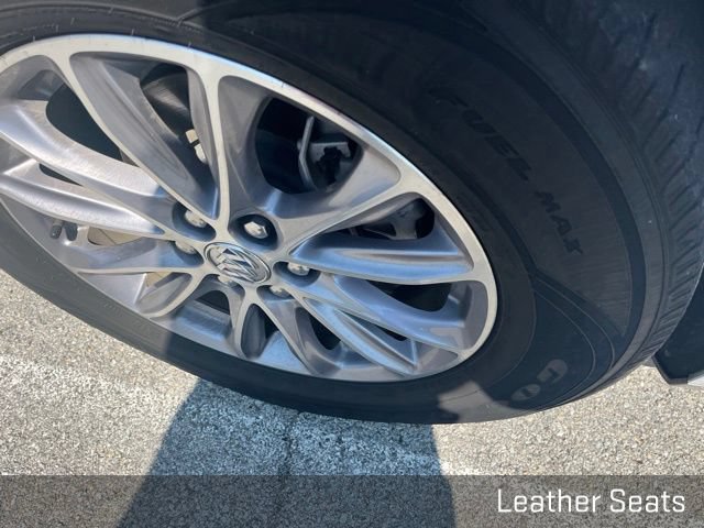 Used 2023 Buick Enclave Essence FWD image 11