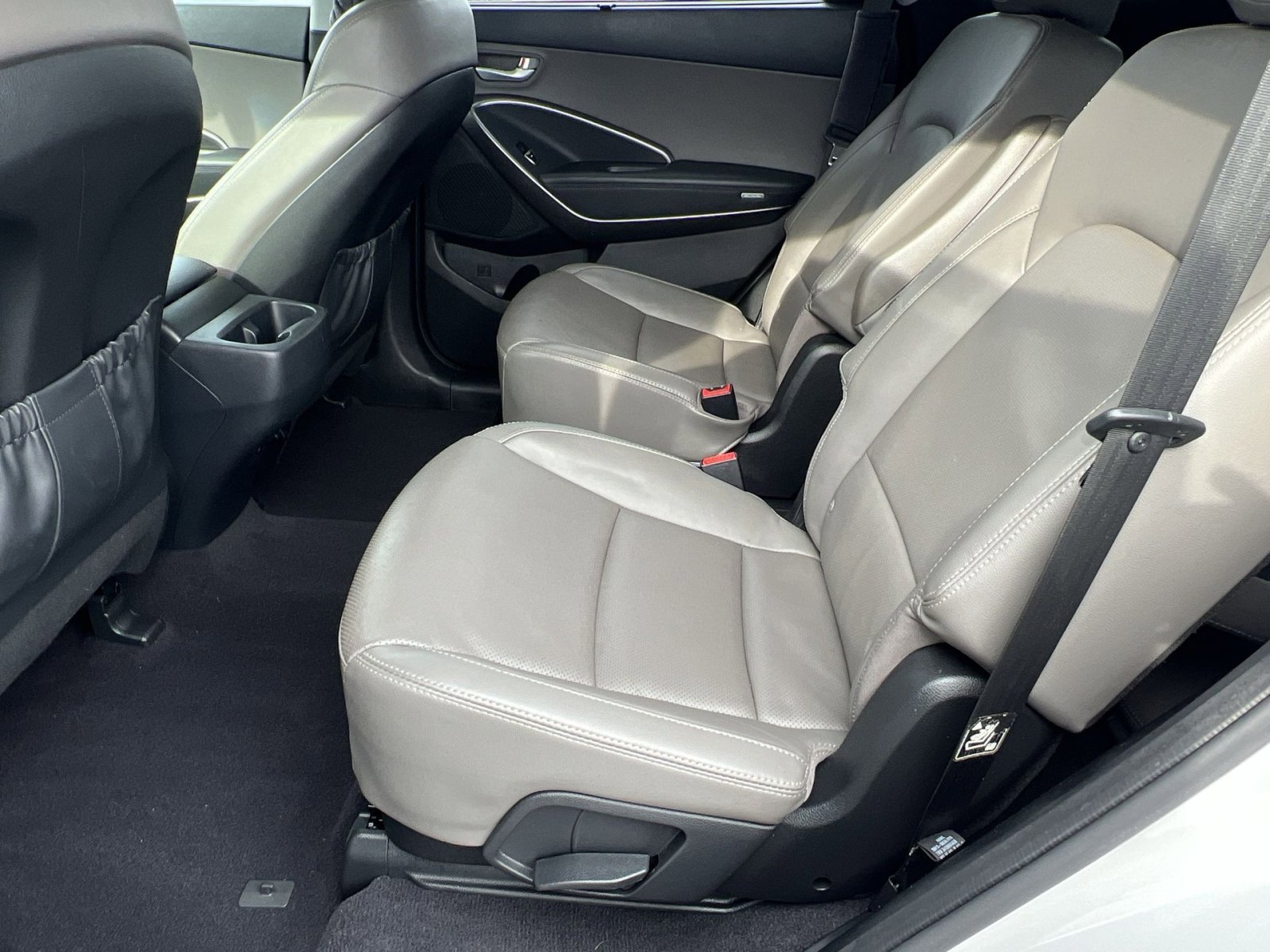 Used 2017 Hyundai Santa Fe Limited image 26