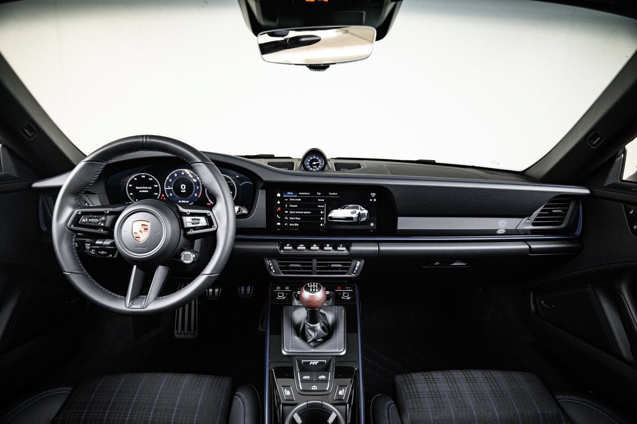Certified 2026 Porsche 911 Carrera T RWD image 23