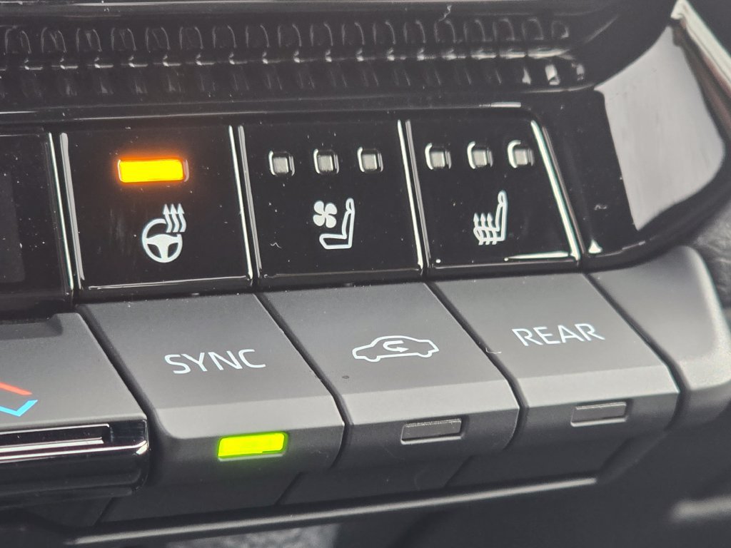 New 2027 Toyota Land Cruiser w/ Premium Package AWD/4WD image 9
